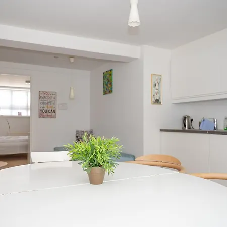 Apartament 5 Minute Walk To Lego House - 2 Bedrooms 80m2 With Garden